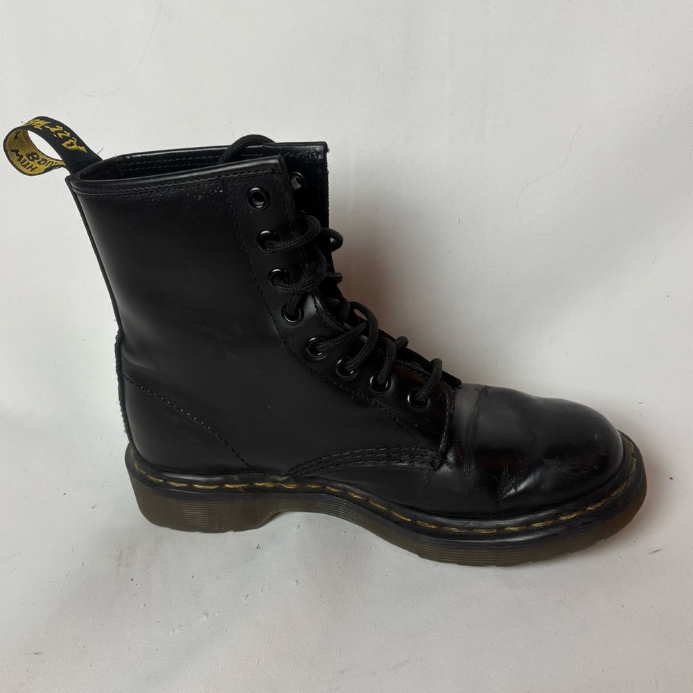 Dr. Martens 1460 Original Smooth Leather Boots Women 6 Black 8 Eye Grunge Combat
